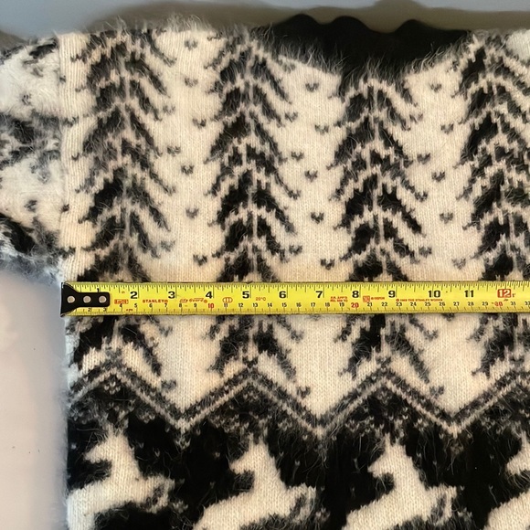 Gorgeous Rafaella Winter Sweater - Picture 7 of 8